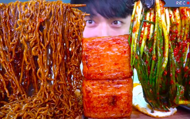 韩国吃播【udt】(深渊巨口)火鸡面|午餐肉*2|泡菜|夏日high翻天!