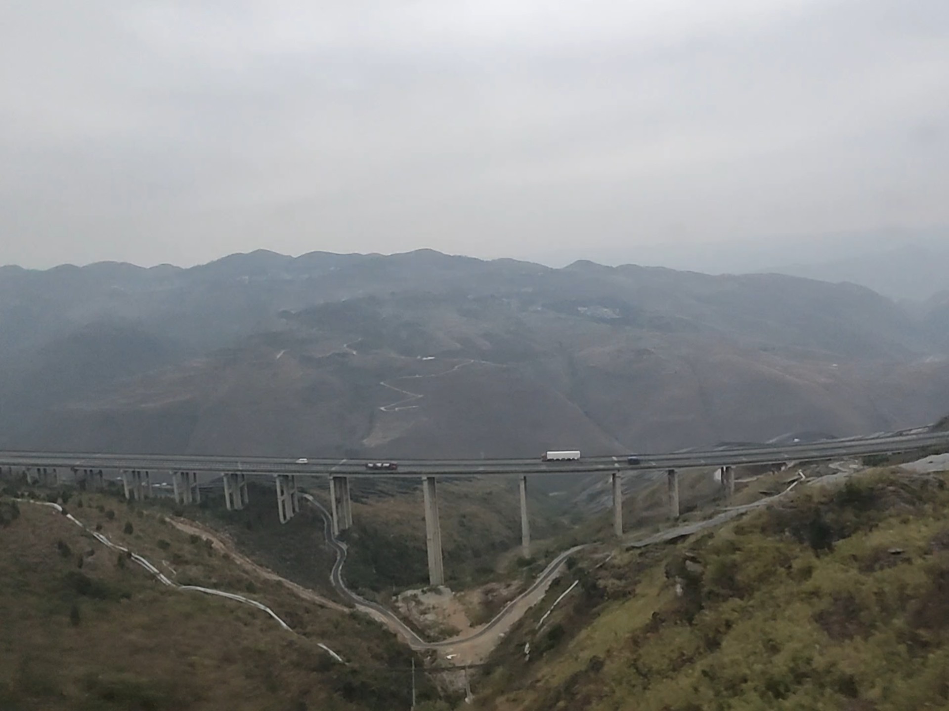 沪昆高铁线上的一段风景😋