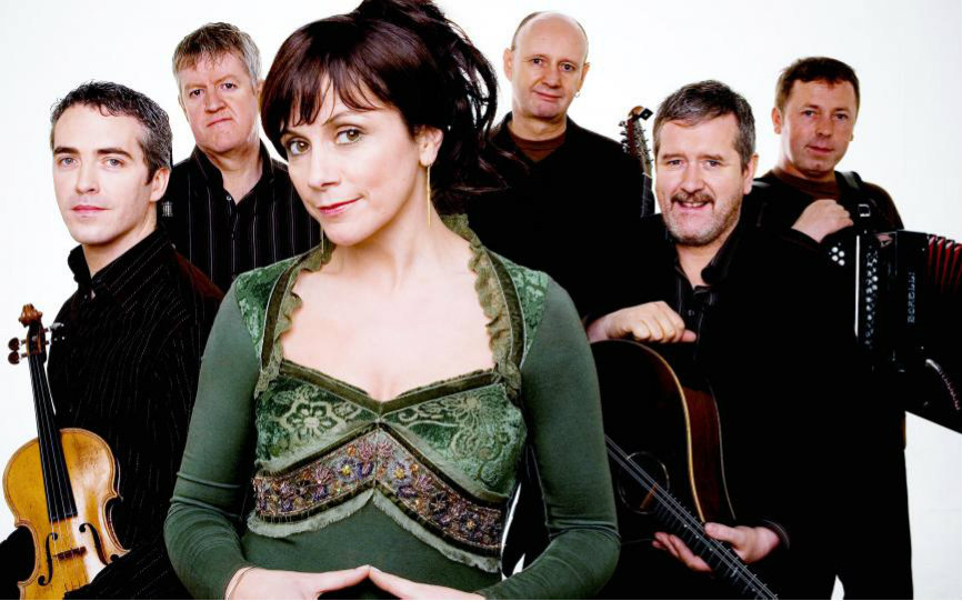 优秀的爱尔兰传统民谣团体dervish的一场live,画质略渣  cathy jordan