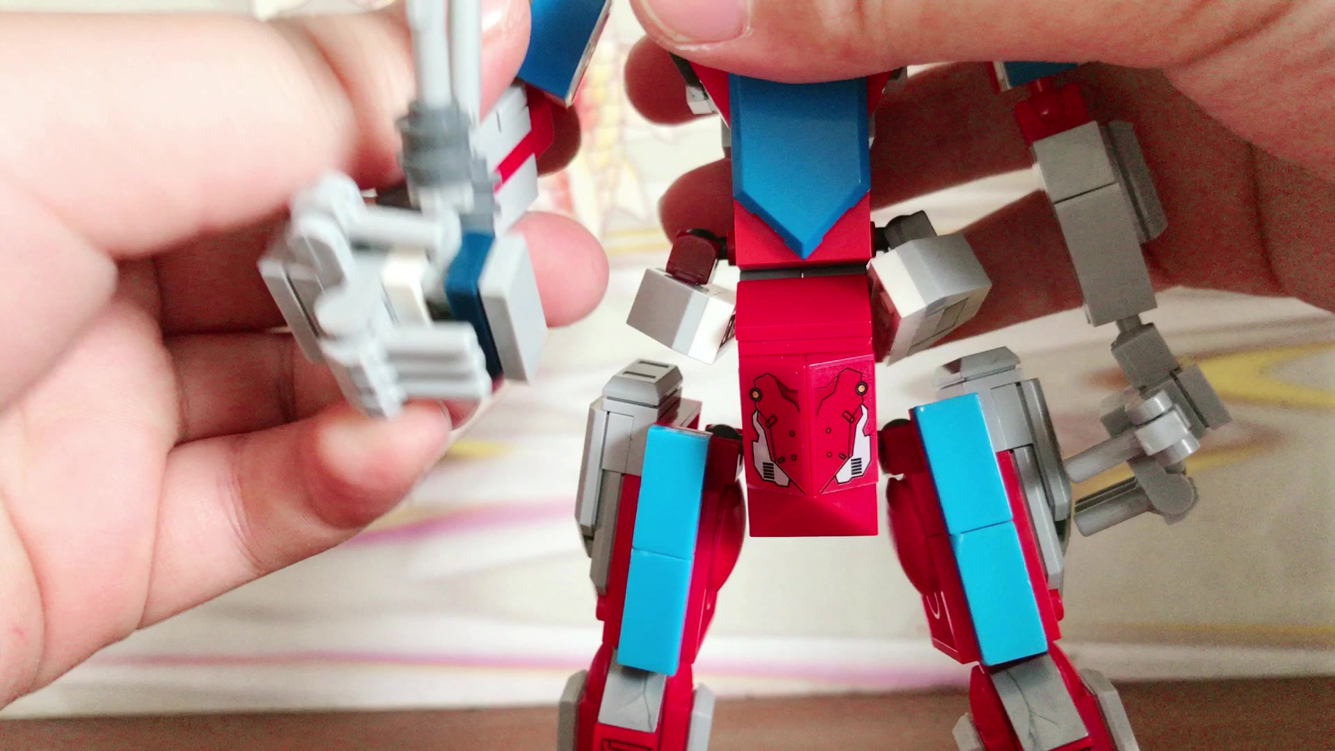 今天给大家带来一个机动赛罗奥特曼乐高版