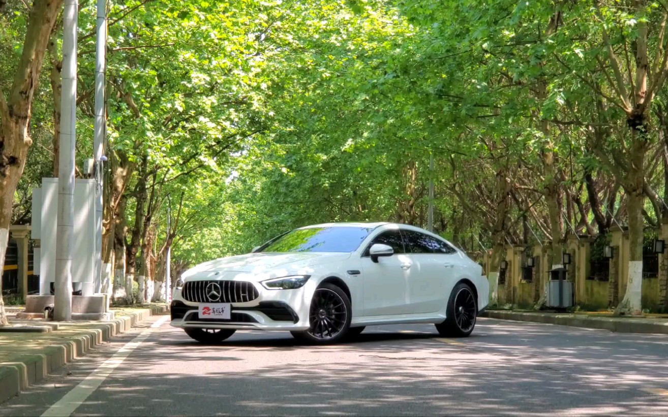 街头随机路人体验豪车奔驰amggt50