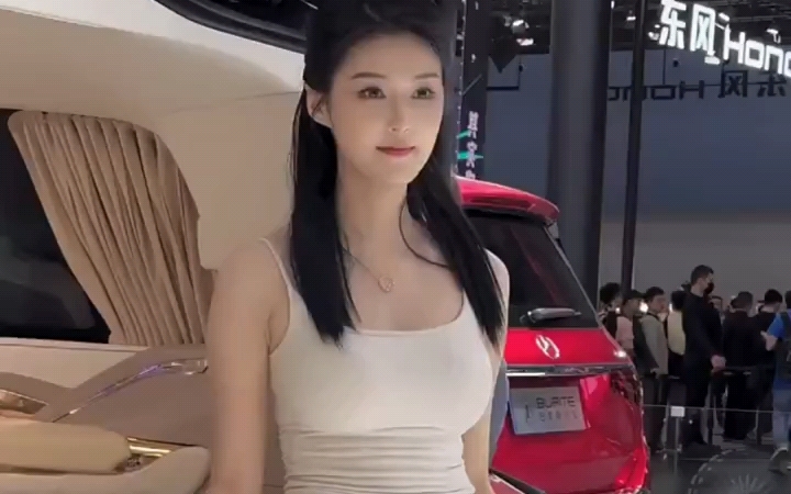 4k广州车展车模程儿