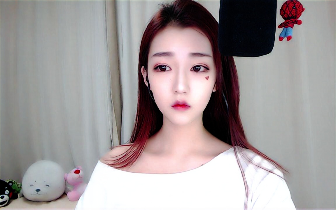 熊猫-小小小月亮亮_201805021901343427_哔哩哔哩 (゜-゜)つロ 干杯