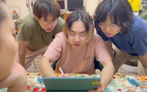 Descargar video: 当你待在一个艺术家工作室