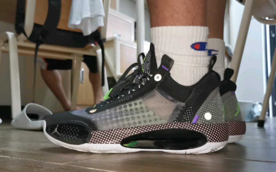 aj34上脚 前后气垫爆炸脚感