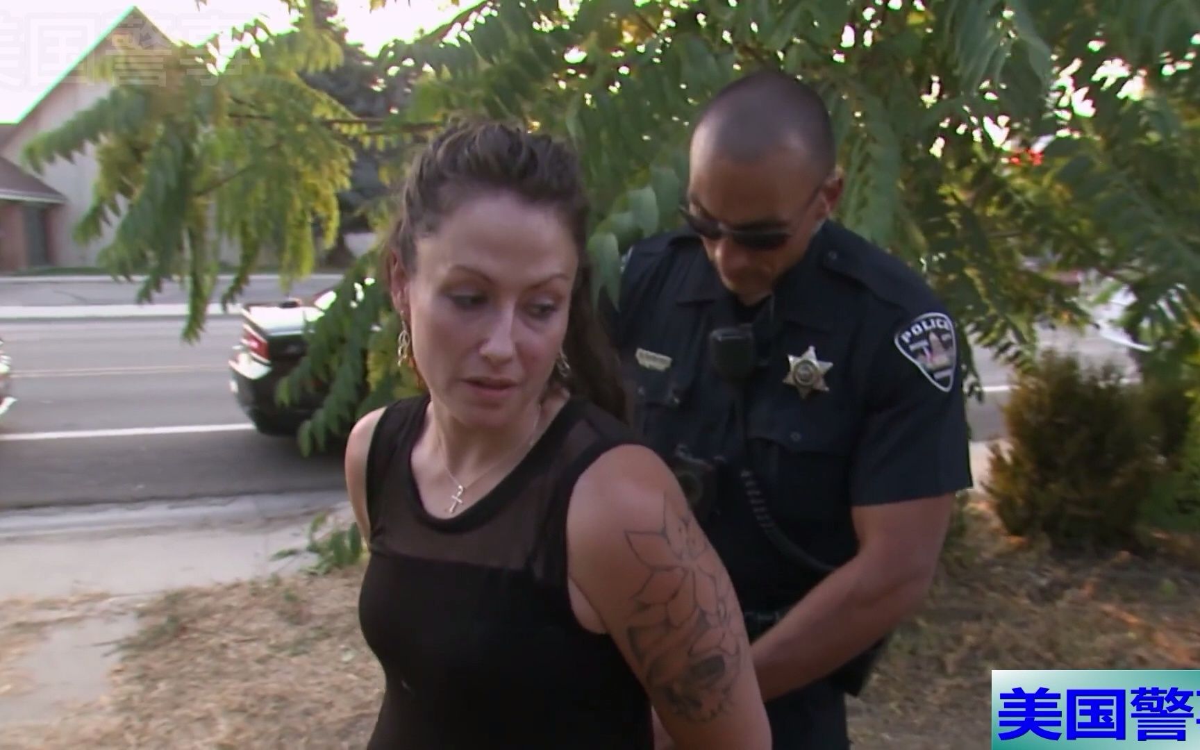 美国两女子车内私藏违禁品被捕