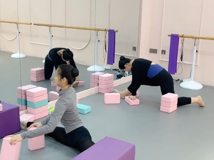 舞蹈生训练日常