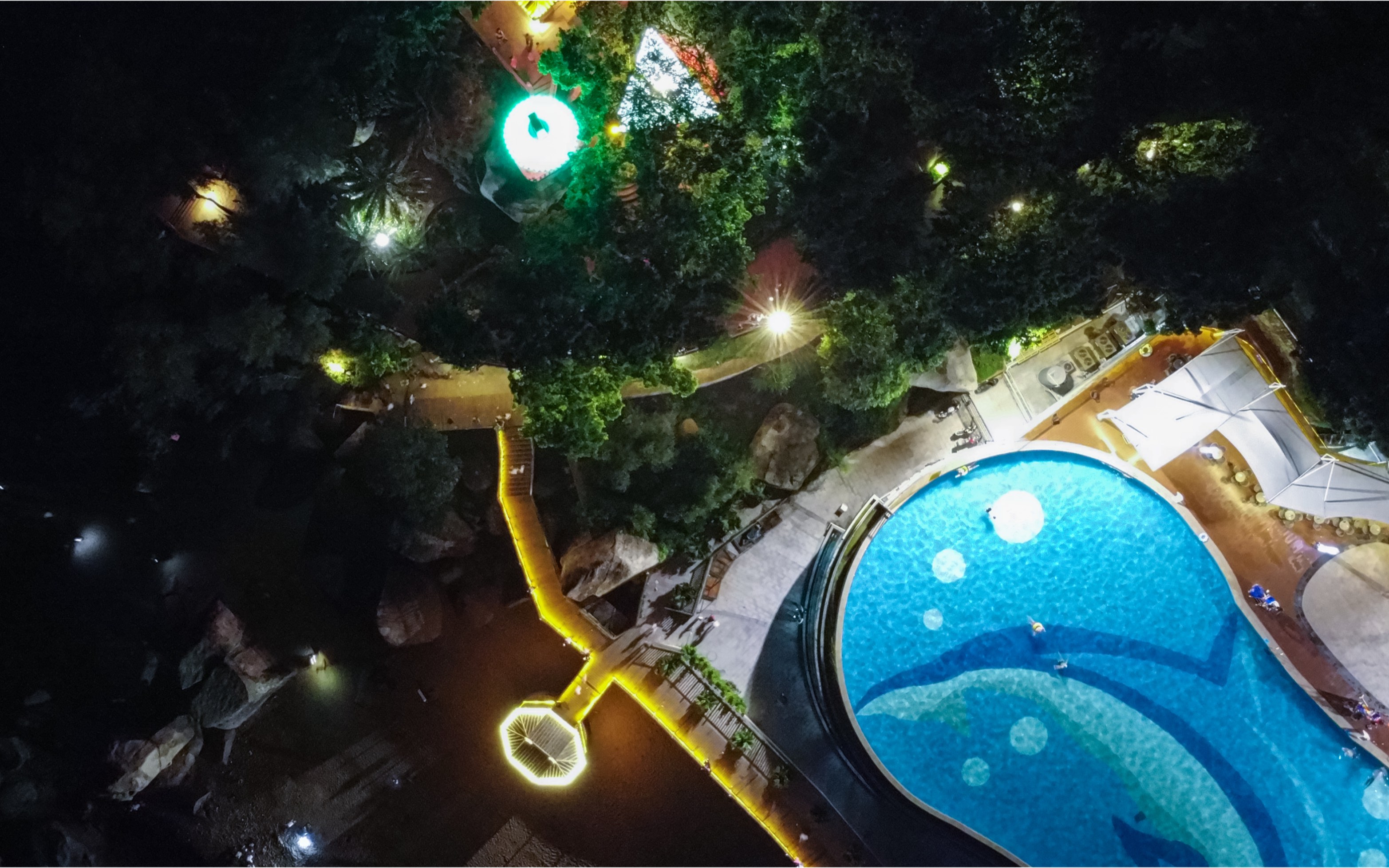 大疆mini夜间航拍ー海门镇莲花峰无边际游泳池