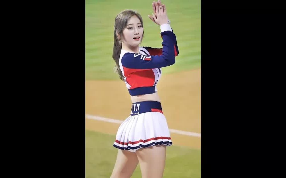韩国美女啦啦队【徐贤淑】居然是长发.