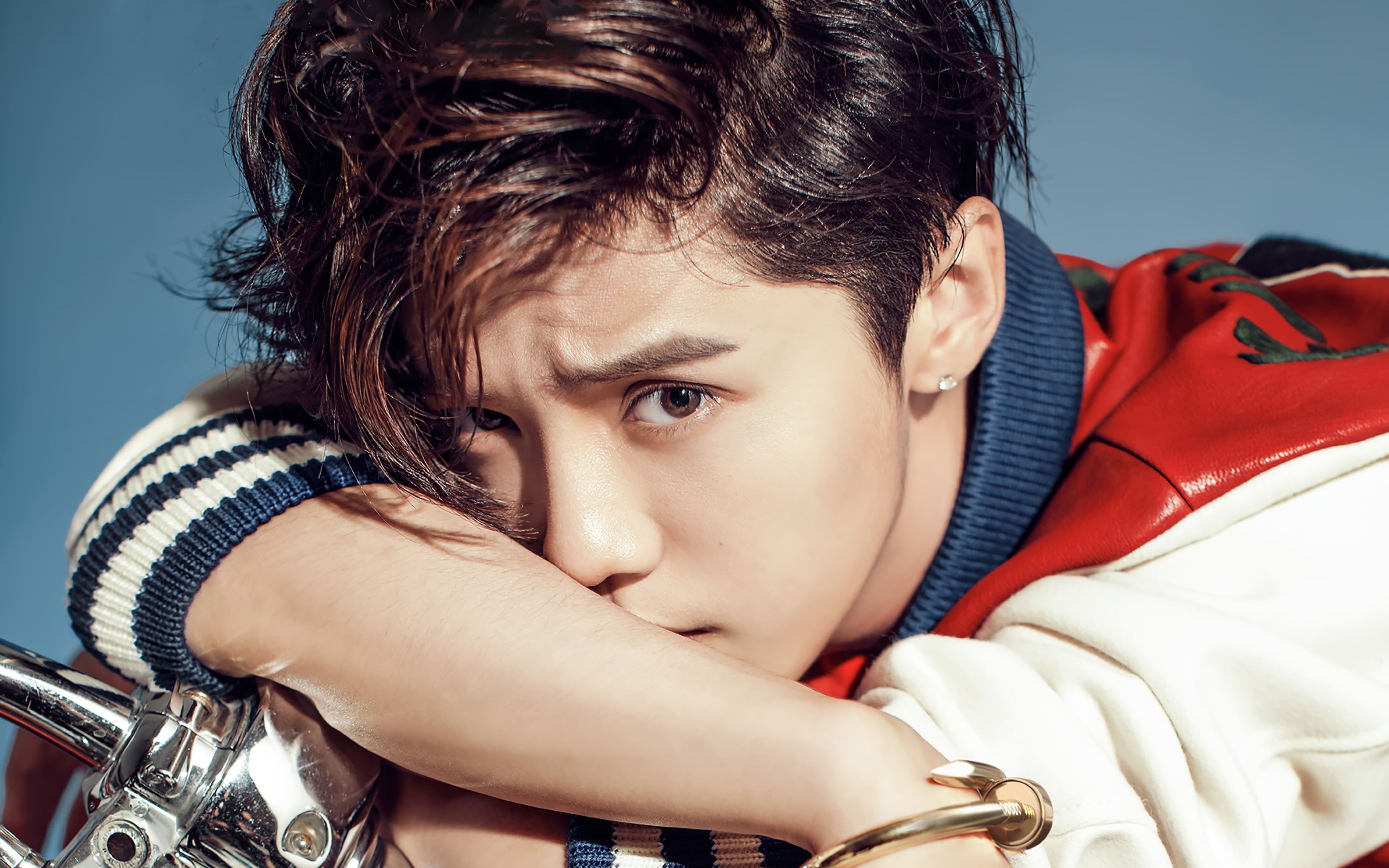 挺疼预告片来看看属于鹿晗的颜值暴击