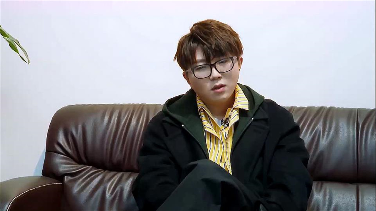 "毛怼怼"上线毛不易模仿主持人,现场吐槽粉丝握手:太用力