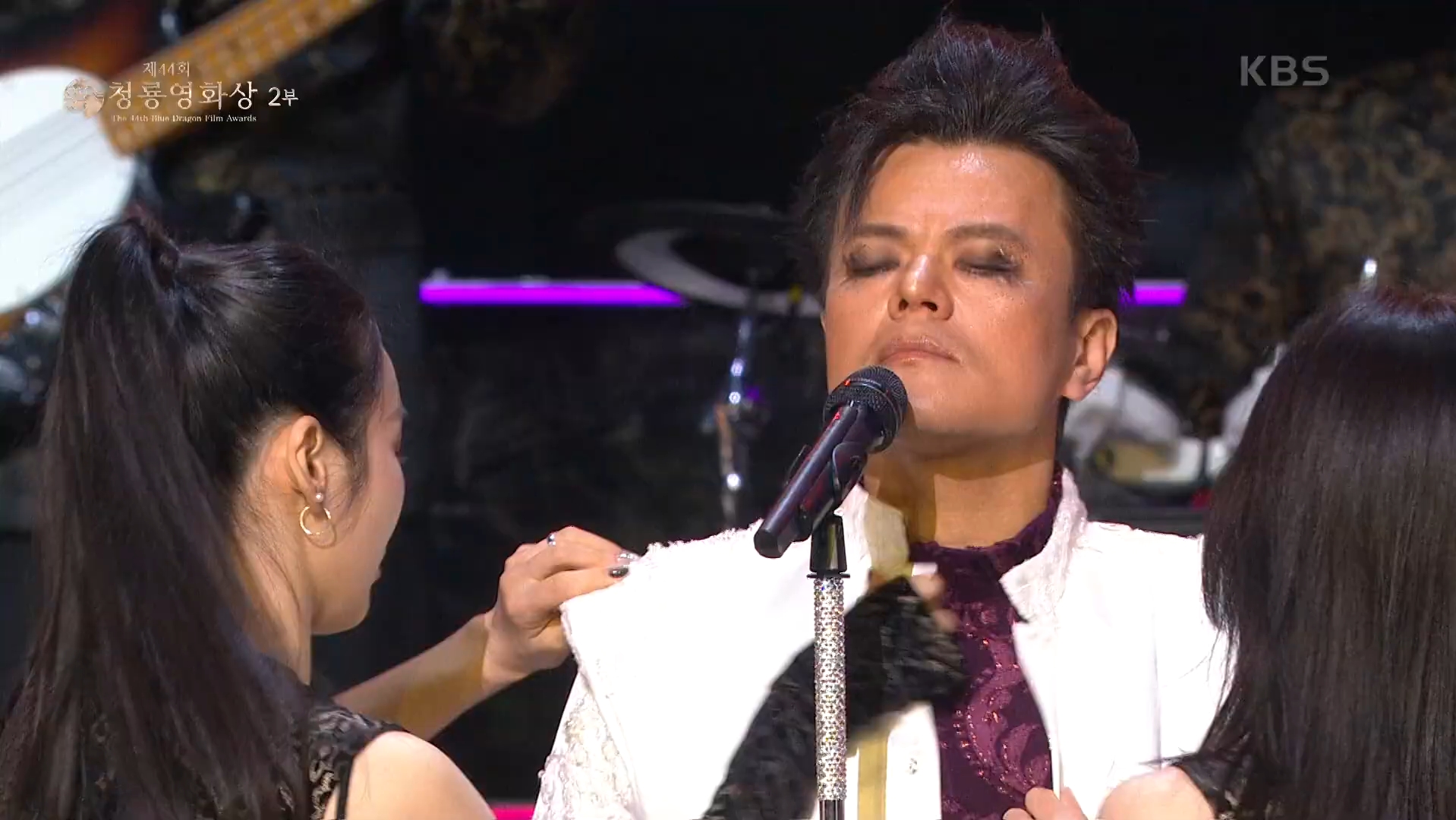 朴振英 烟薰复古妆热曲串烧sweet dreams @第44届青龙电影节 颁奖礼