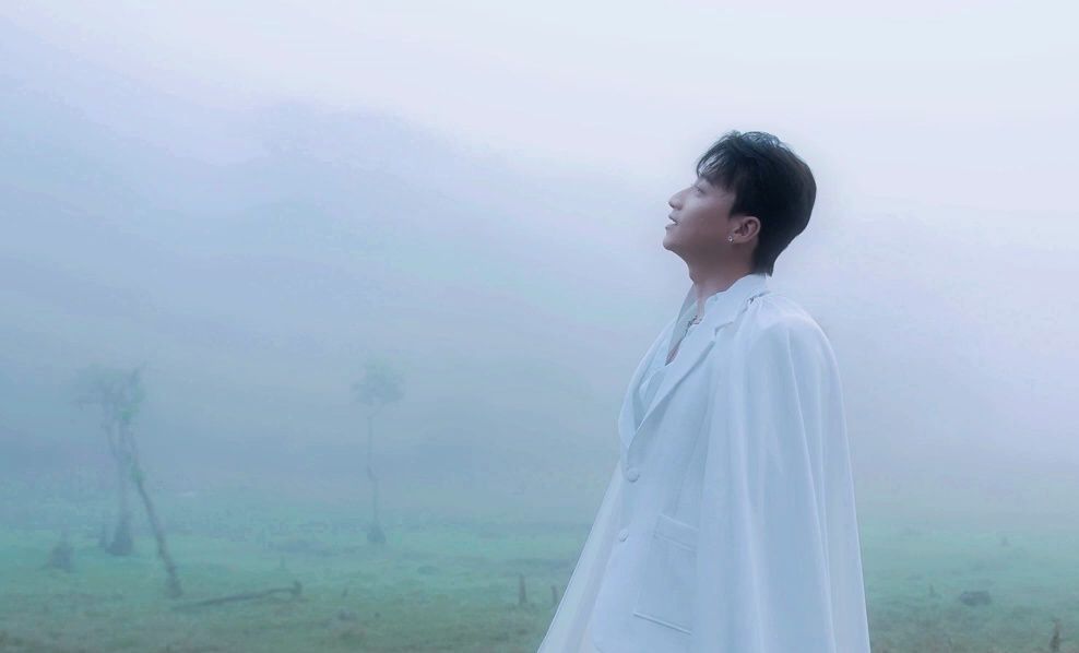 亚当苏林《试着回头望青春》