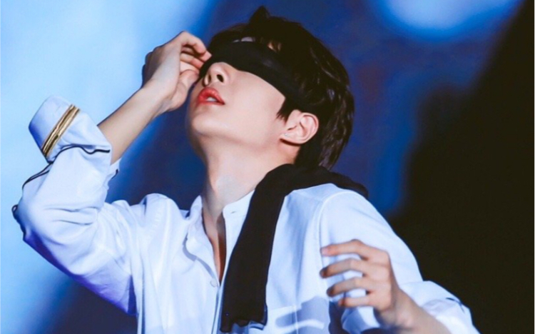 王一博名场面之禁欲系蒙眼舞_哔哩哔哩_bilibili