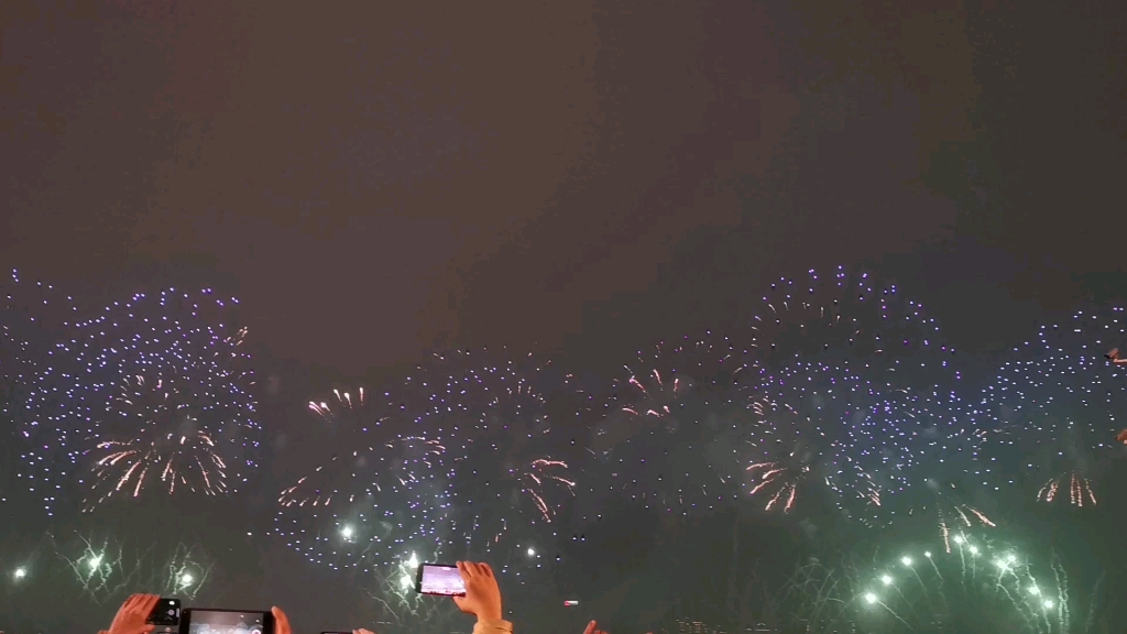 2023年南昌新年烟花晚会秋水广场视角
