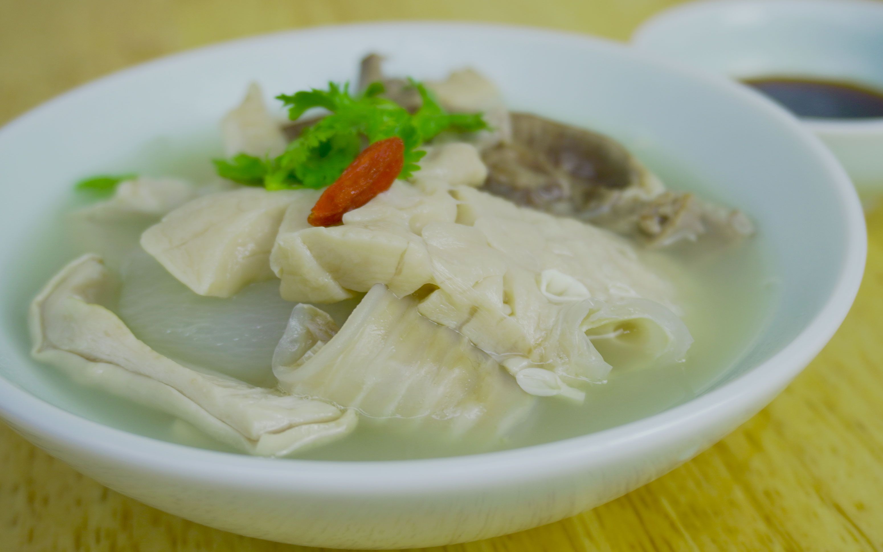 这碗肚肺汤光清洗就花了2小时,又炖了2个小时,出锅就干一碗,太香了