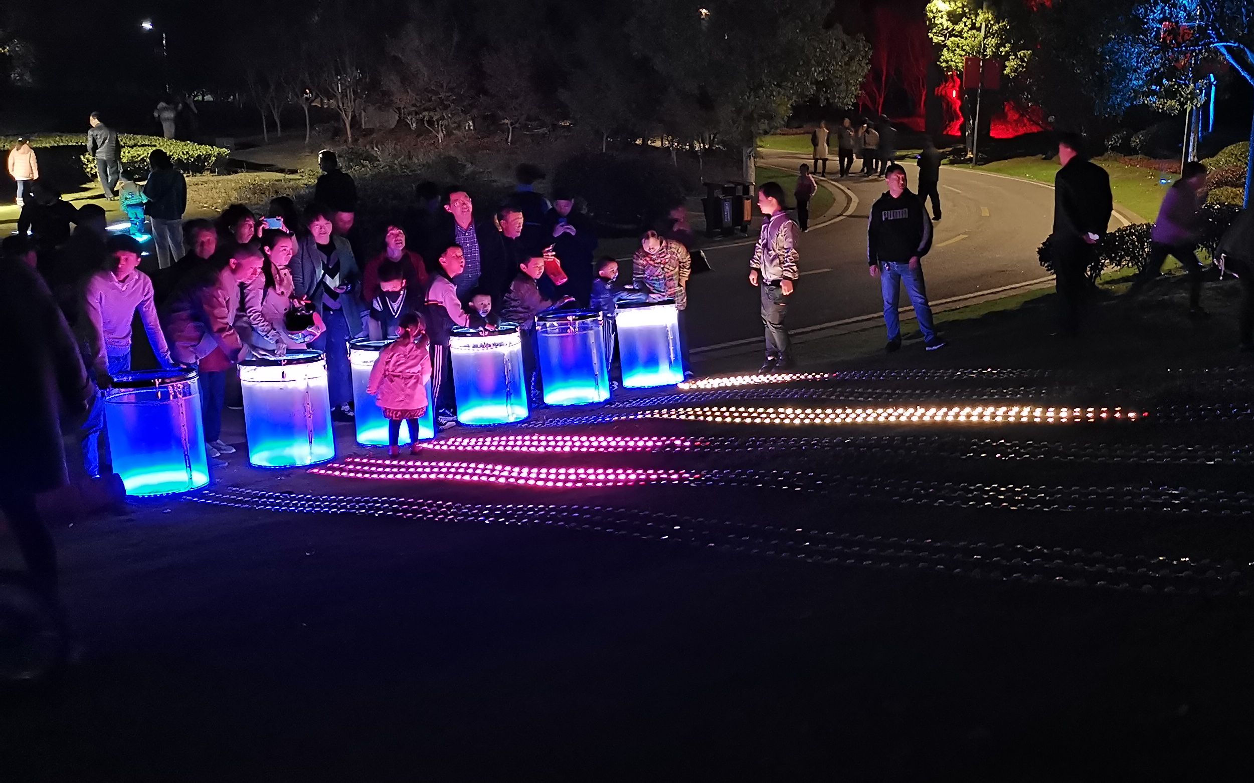 安徽芜湖雕塑公园 灯光互动狂欢_哔哩哔哩 (゜-゜)つロ 干杯