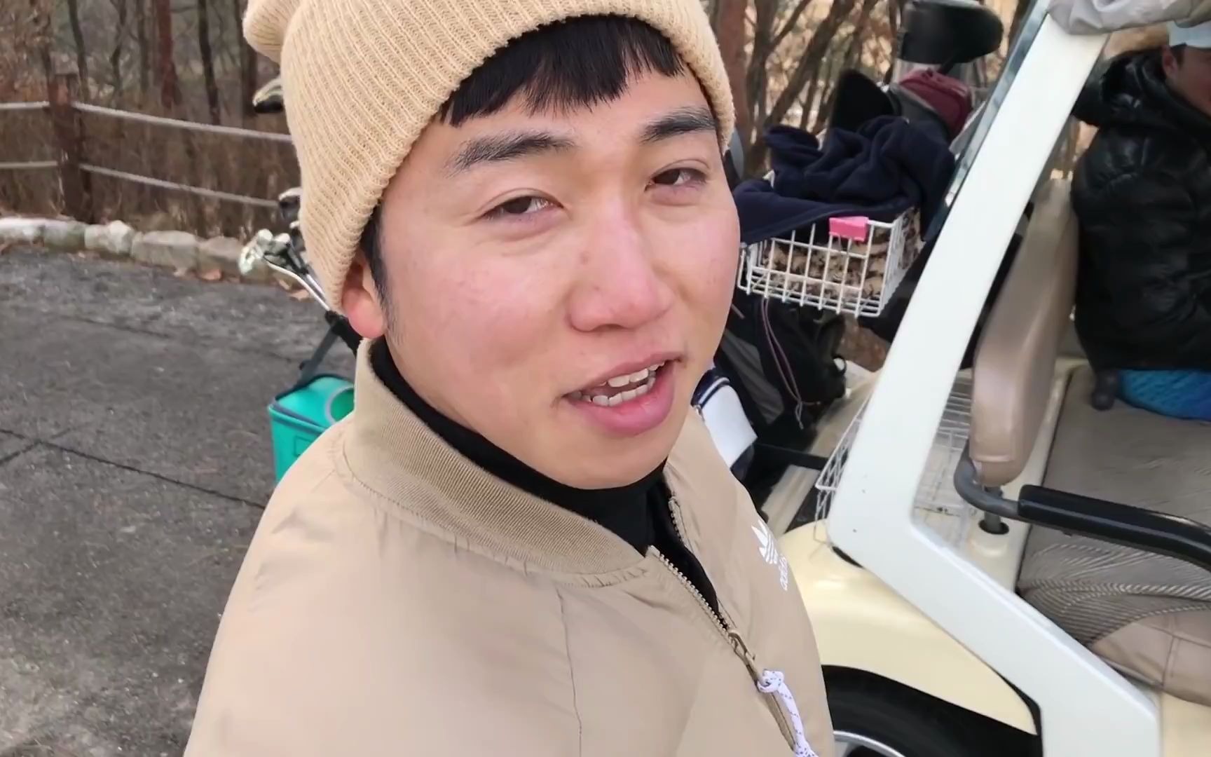 181226 双重人格的张东民和俞世润打高尔夫