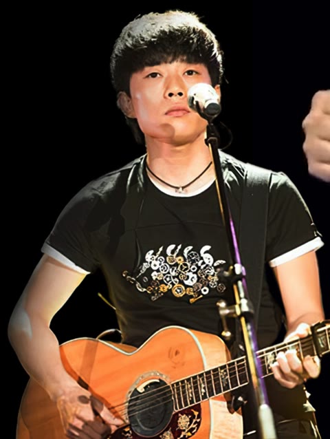 刘欢盛赞他的作词,赵雷早期的民谣之路有多艰辛?