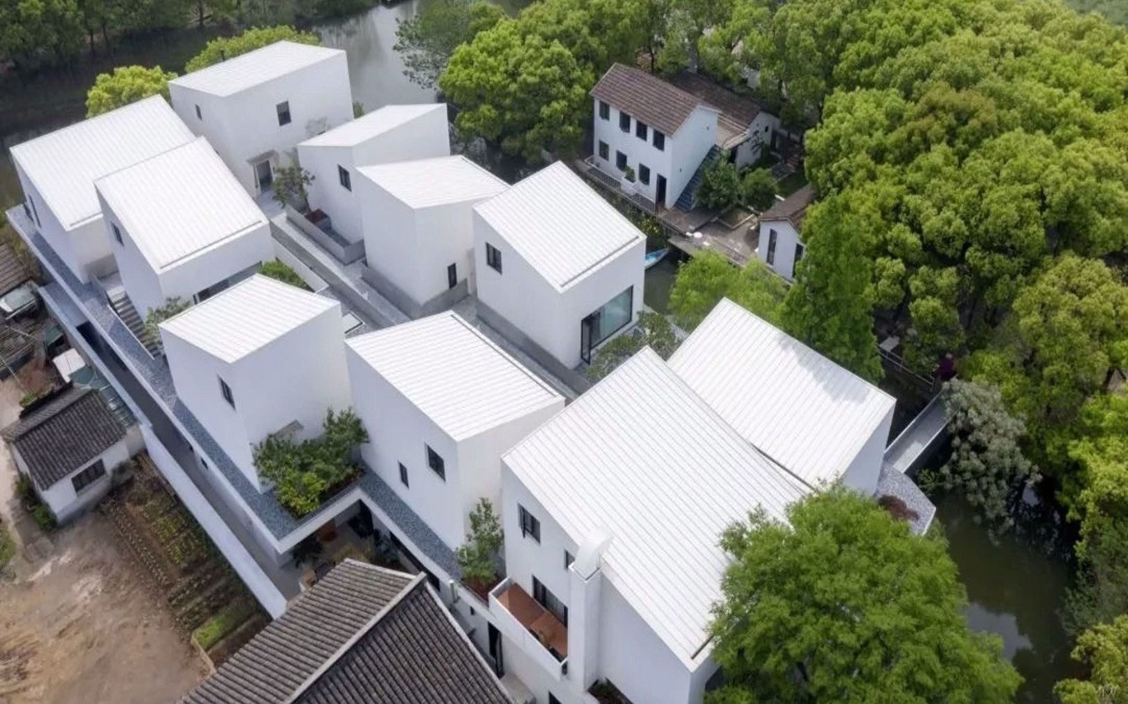 青山周平主要作品 #其他商业建筑案例 江南半舍民宿:微缩的水乡丨