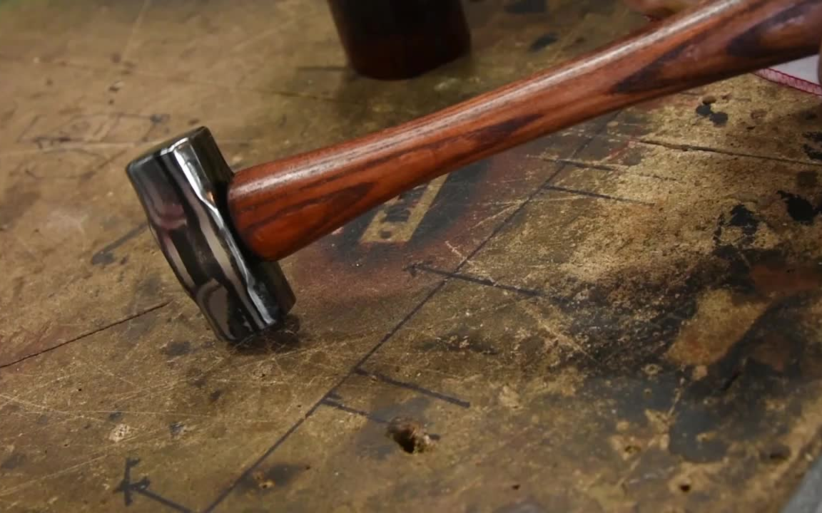 锻造一把大马士革锤子