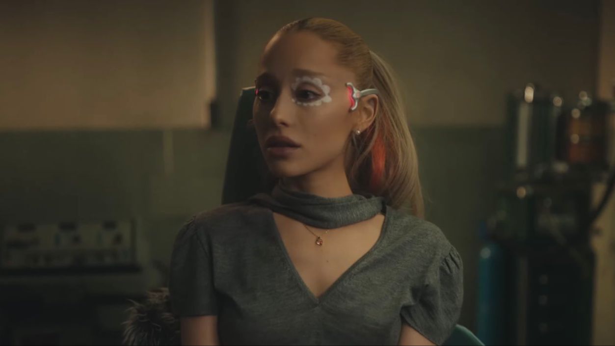 [图]哭了！A妹Ariana Grande新单《we can’t be friends (wait for your love)》超清MV