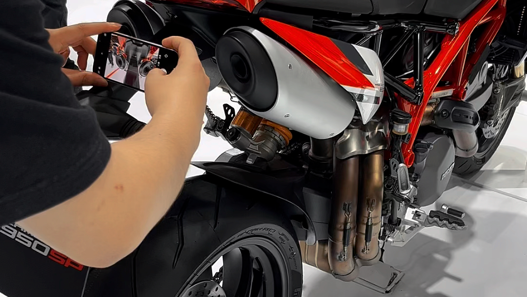 suoer moto 杜卡迪骇客950sp