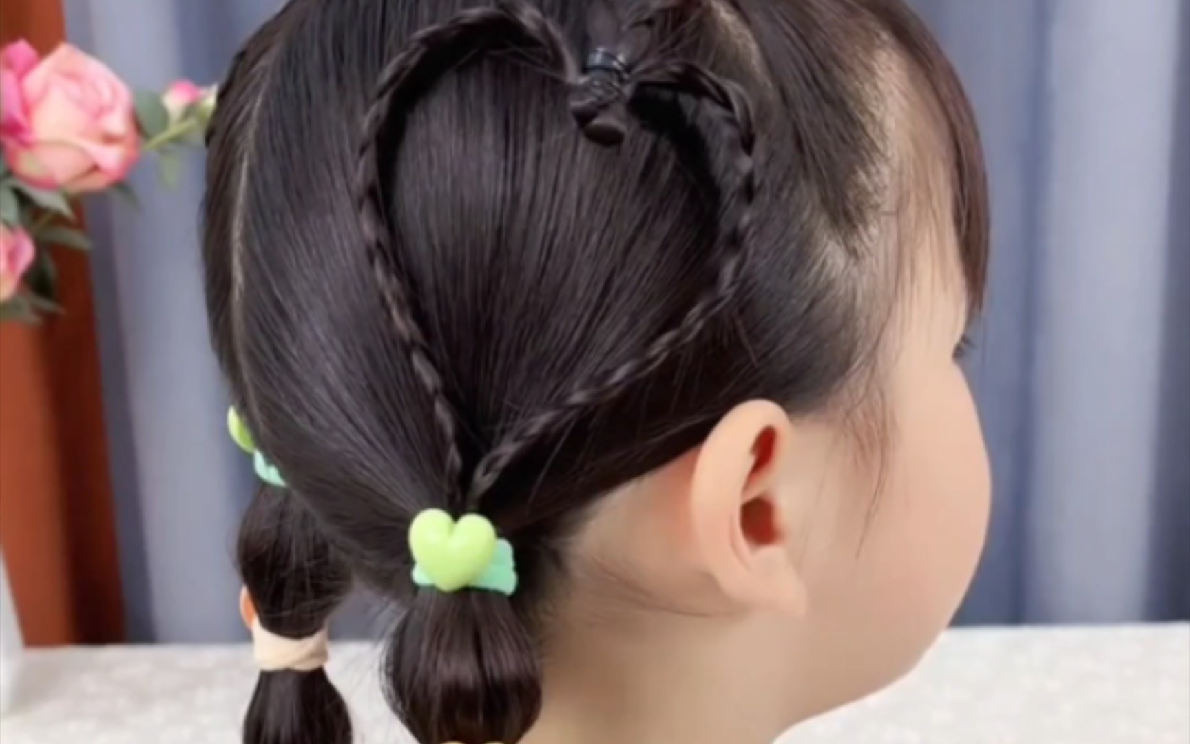 洋气可爱的爱心双马尾泡泡辫～日常,上学扎都好好看呀!