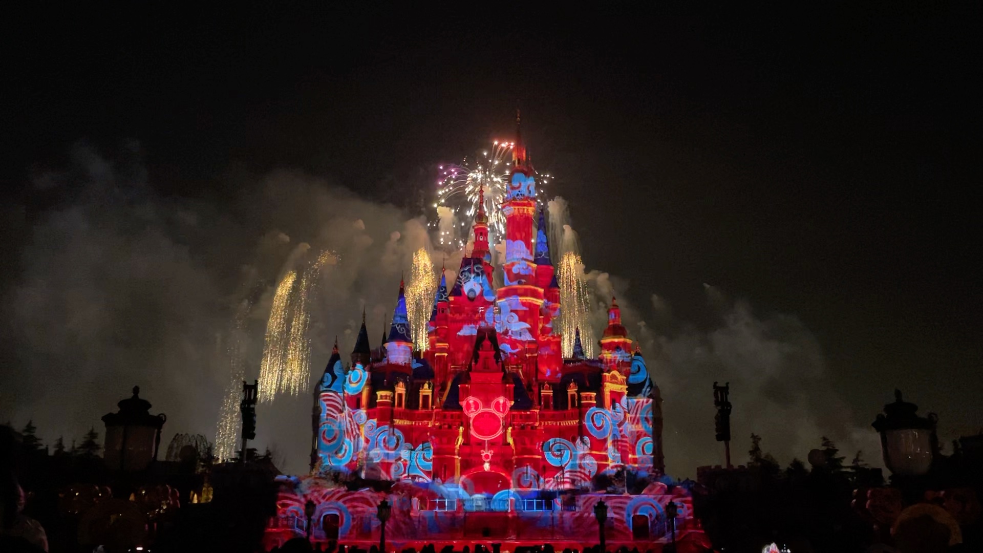 上海迪士尼乐园2021新年庆典属于你的家