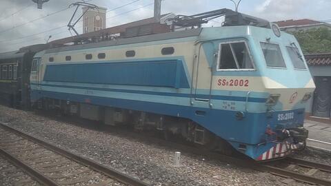 C3655次城际列车上海南站进站 上海南-金山