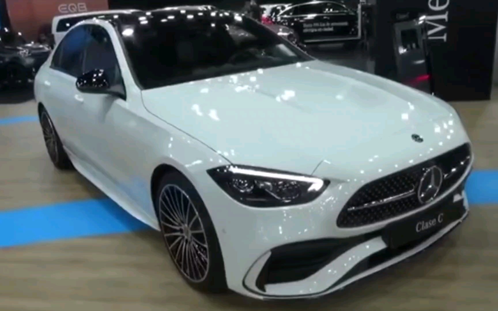 2022梅赛德斯 奔驰c220d 外观和内饰