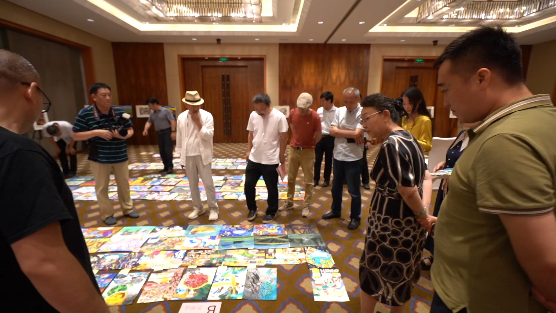 往届世界杯青少年绘画大赛(中国区)评选现场