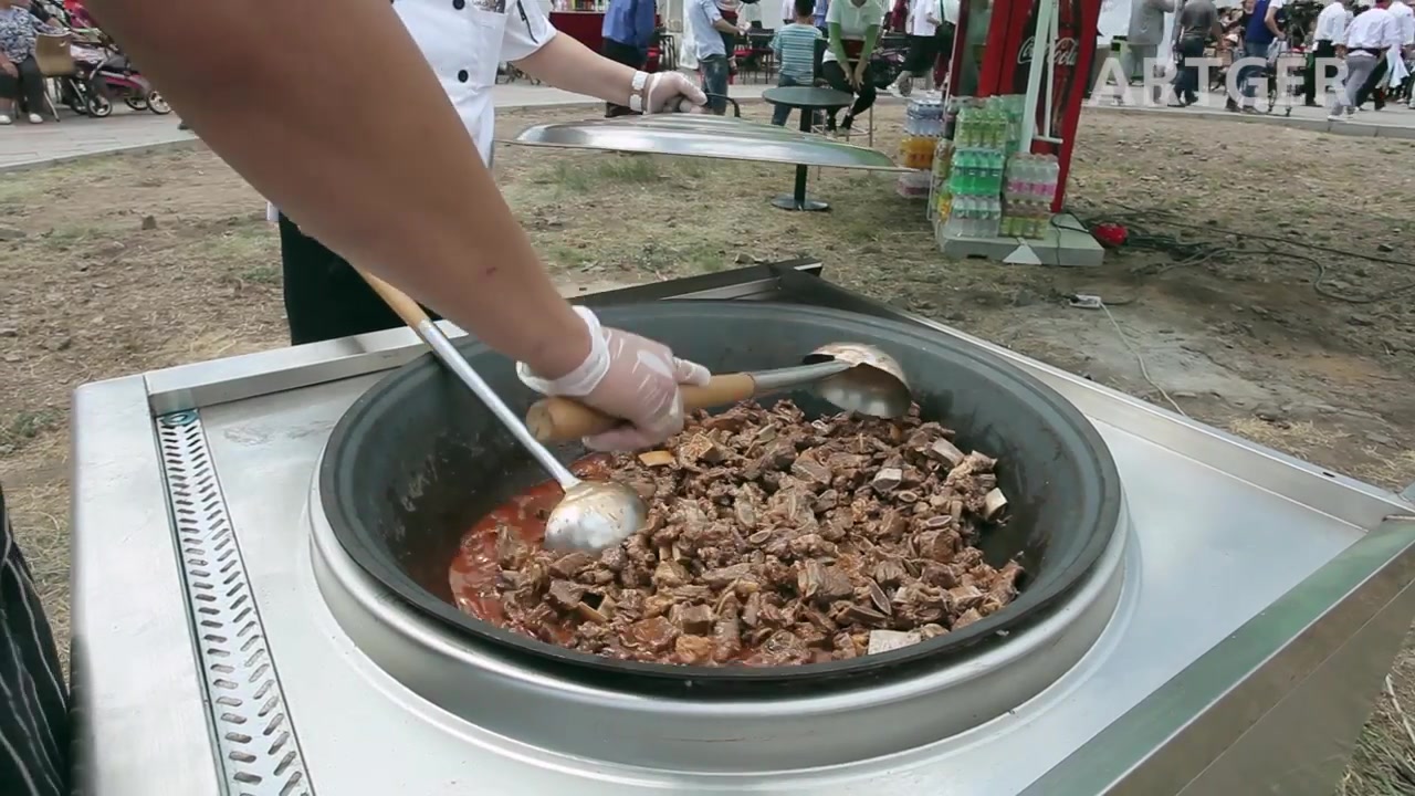 [图]逛蒙古的街头小吃，看到肉就开心