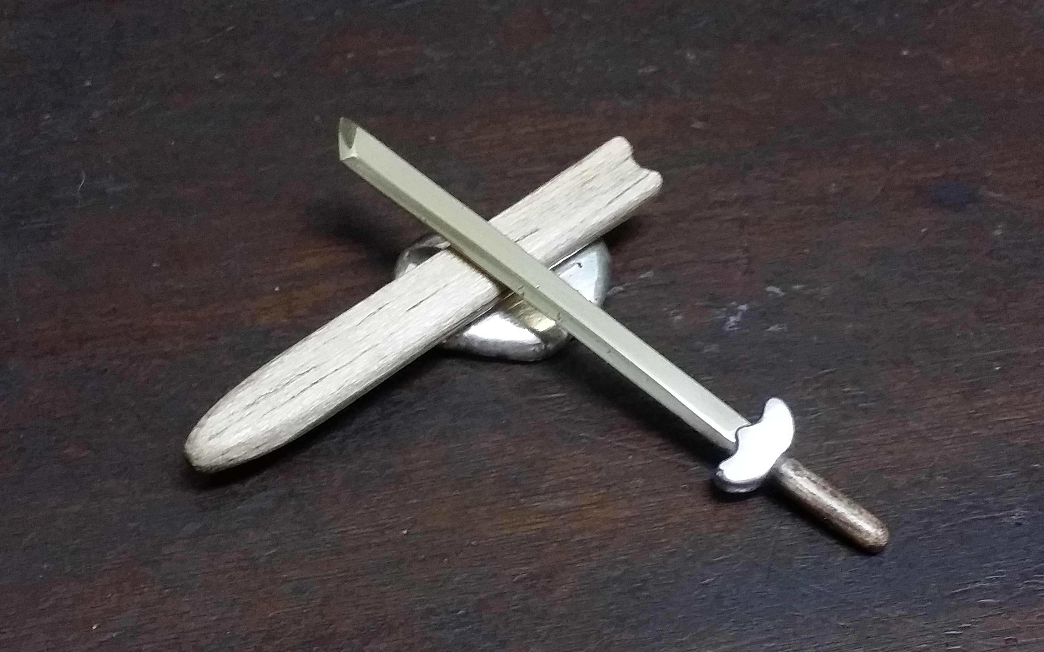 把坏掉的黄铜水龙头变成一把金光闪闪的小唐横刀!