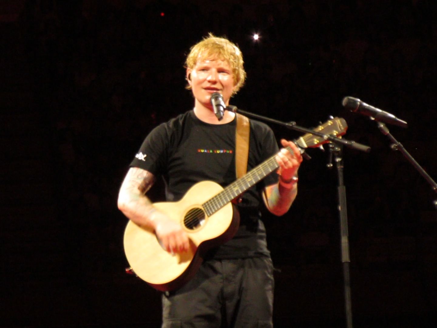 ed sheeran黄老板马来西亚吉隆坡表演shiver