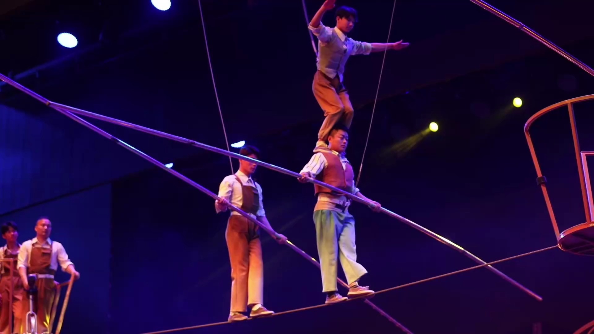 江湖剧院走钢丝