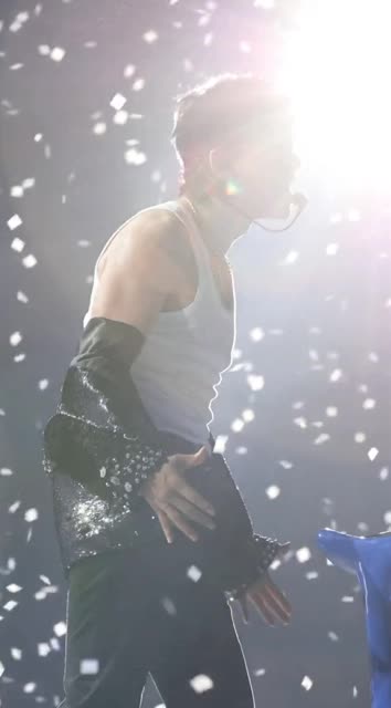 谁懂这1分17秒的蹦迪 抖胸舞的含金量啊