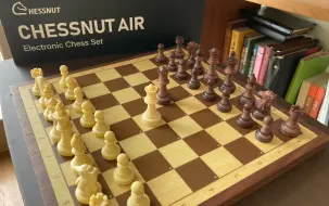 Télécharger la video: 开箱史上最畅销的电子国际象棋棋盘，狂卖50000多份的它到底为什么这么牛？！