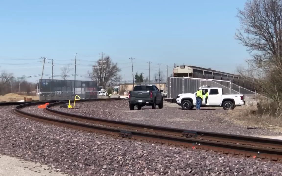 pusher engine cuts off train by me!