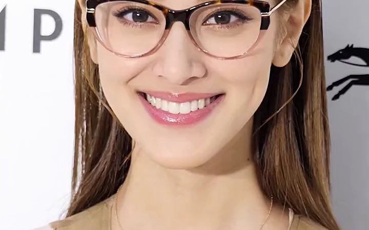 陈凯琳 #岑丽香 #李佳芯 #唐诗咏 #林夏薇 眼镜造型 #银河与星斗