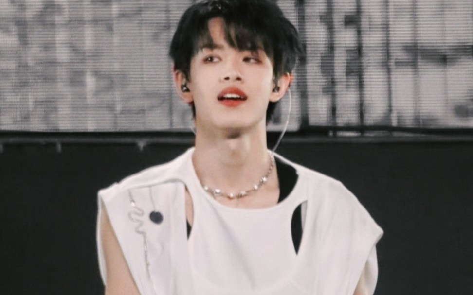 【张极】极致诱惑的无袖78逆天的身材比例78耐人