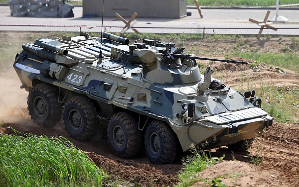 btr82a輪式裝甲車