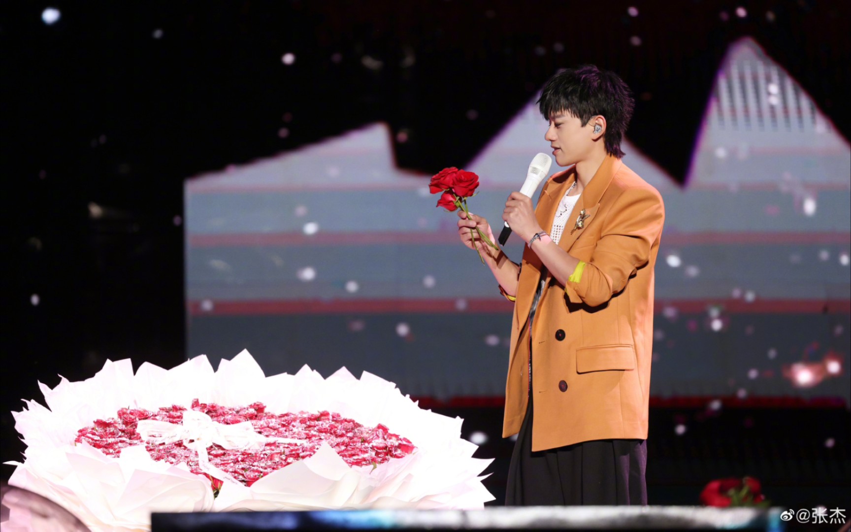 张杰《拜托爱上我》4k