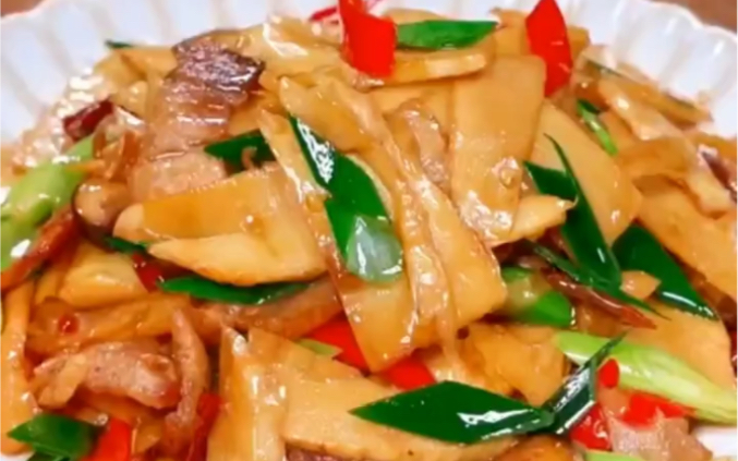 五花肉炒竹笋,鲜美嫩滑,太下饭了 "美食分享