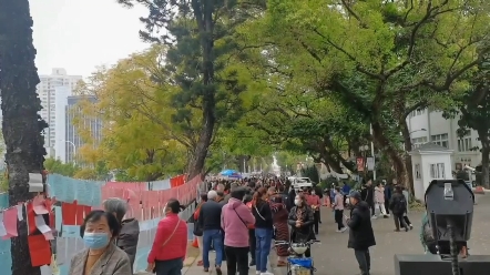 现在有一种神奇的男女关系,就是男女找对象,是一群男在找女盆友,和一群女的在找男朋友,但是两拨人都是各找各的,互不相干哔哩哔哩bilibili