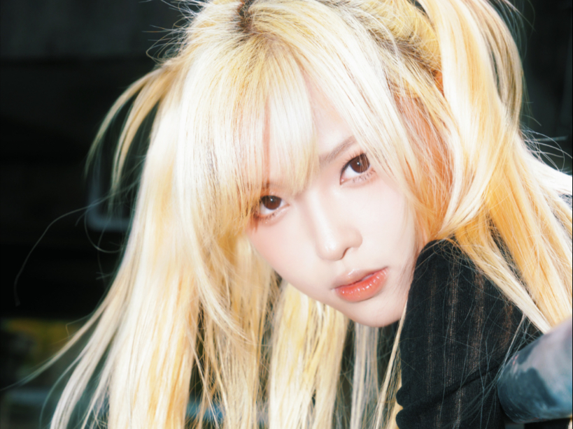 工作和日常完全是两幅面孔的小姐姐…