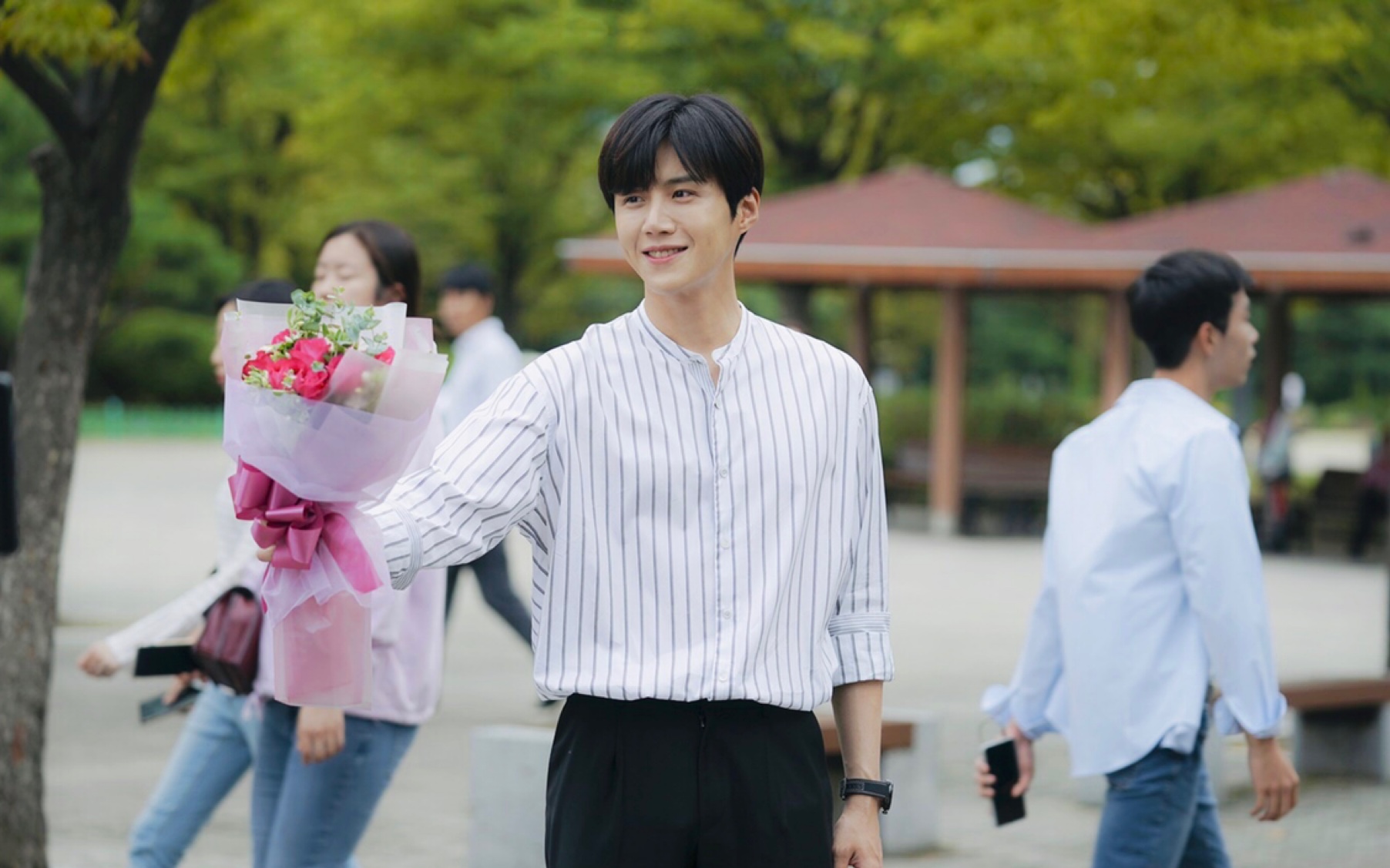 金宣虎高智硕高班长的衣柜抓住幽灵