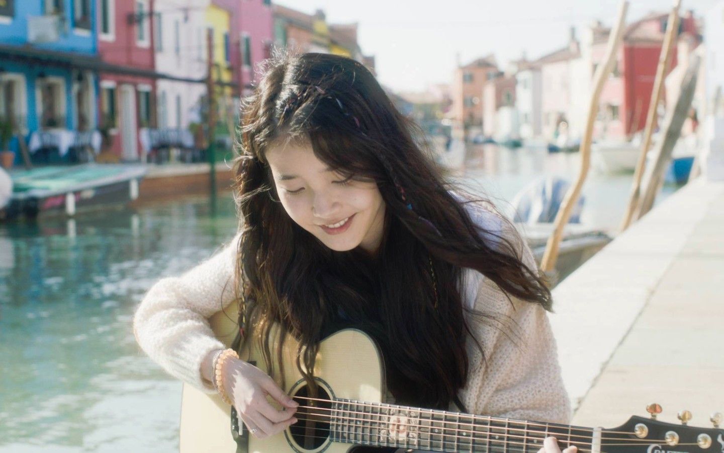 【iu/李知恩】最爱女神iu吉他弹唱视频合集,从青涩到成熟,里面有多首