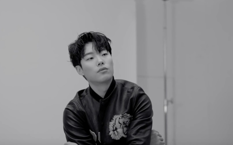 时尚芭莎韩国2月刊-柳俊烈写真幕后花絮