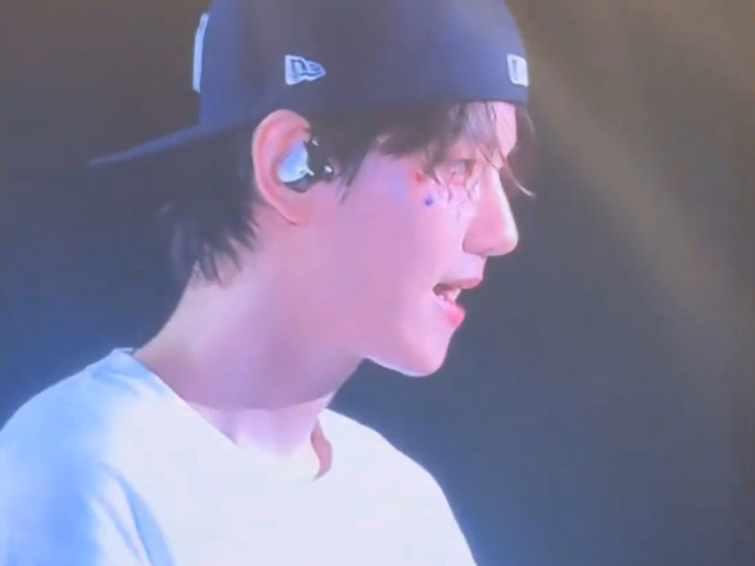 边伯贤丨剧透主打曲名字是水果名!